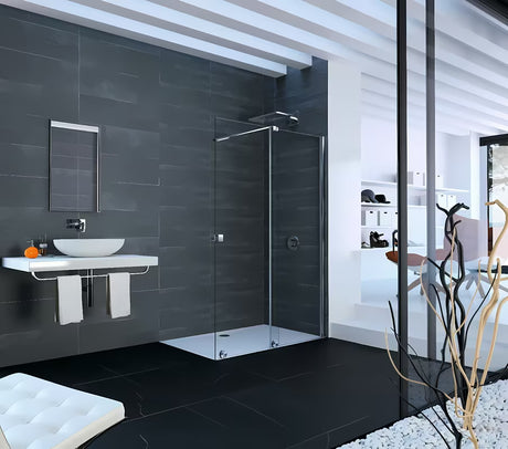 Sprchová zástěna Walk-In Hüppe Xtensa pure 140 cm v lesklém chromu s čirým sklem a posuvným systémem.