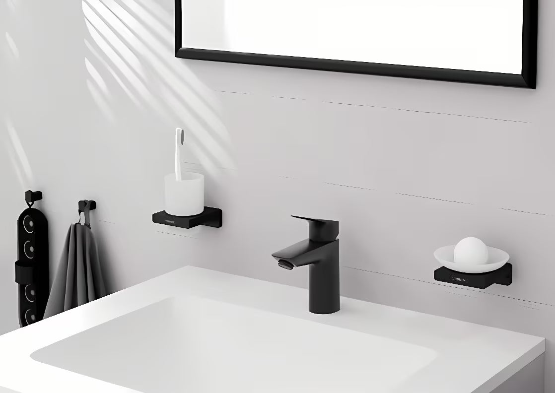Skleněná mýdlenka Hansgrohe AddStoris s nástěnným držákem v matné černé barvě