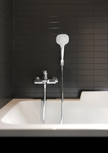 Hansgrohe Croma Select sprchový set v provedení bílá a chrom s ruční sprchou, hadicí a držákem
