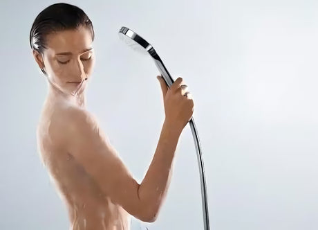 Hansgrohe Croma Select E sprchový set v provedení bílá a chrom s ruční sprchou a tyčí Unica