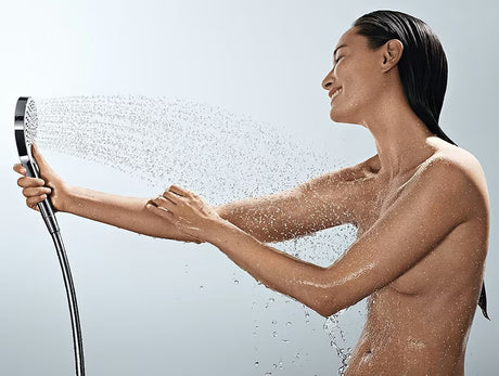 Hansgrohe Croma Select E sprchový set v provedení bílá a chrom s ruční sprchou a tyčí Unica
