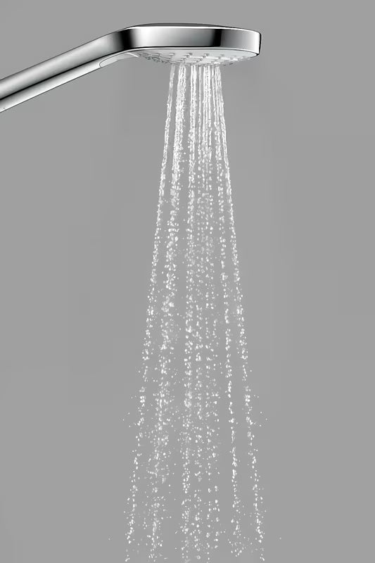 Ruční sprcha Hansgrohe Croma Select E v bílé a chromu s tlačítkem Select a sprchovým diskem 110 mm