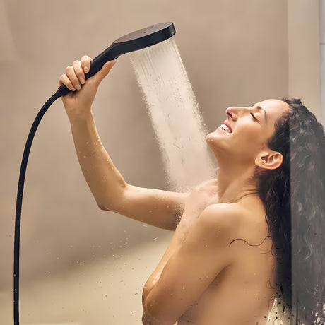 Hansgrohe Designflex textilní sprchová hadice 1,25 m v matně černé barvě s připojením G ½