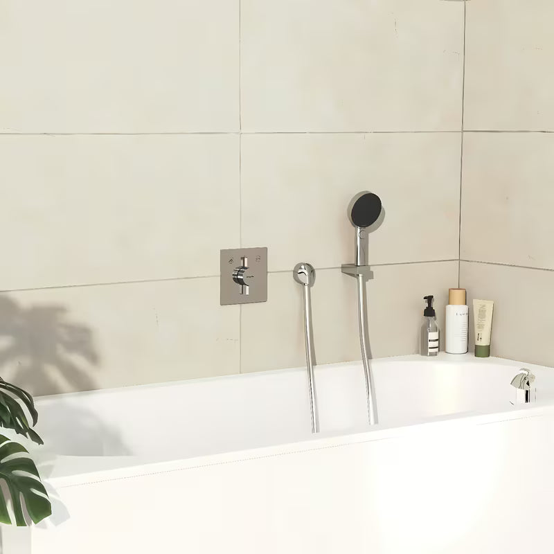 Podomítková sprchová baterie Hansgrohe DuoTurn E v chromovém provedení pro ovládání dvou spotřebičů.