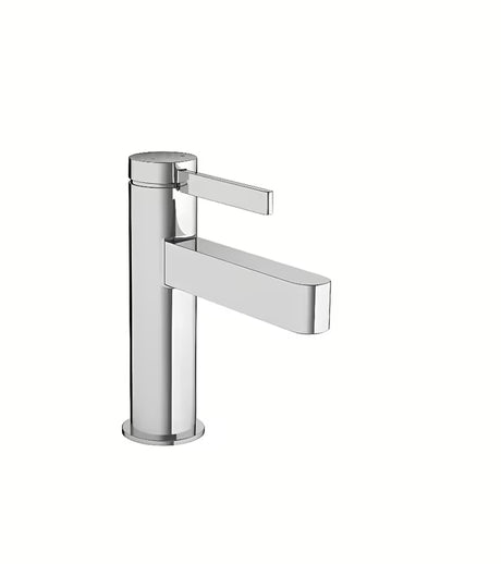 Chromová umyvadlová baterie Hansgrohe Finoris 100 s odtokem Push-open a štíhlým geometrickým designem.
