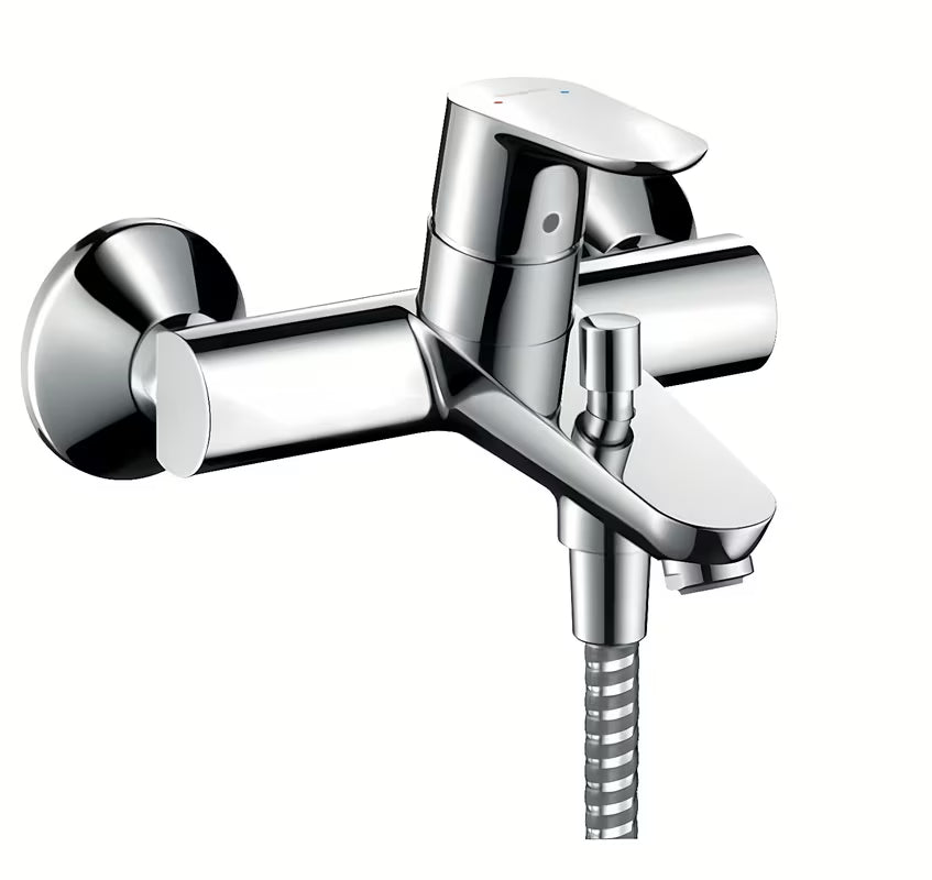 Chromová nástěnná páková vanová baterie Hansgrohe Focus v oblém designu