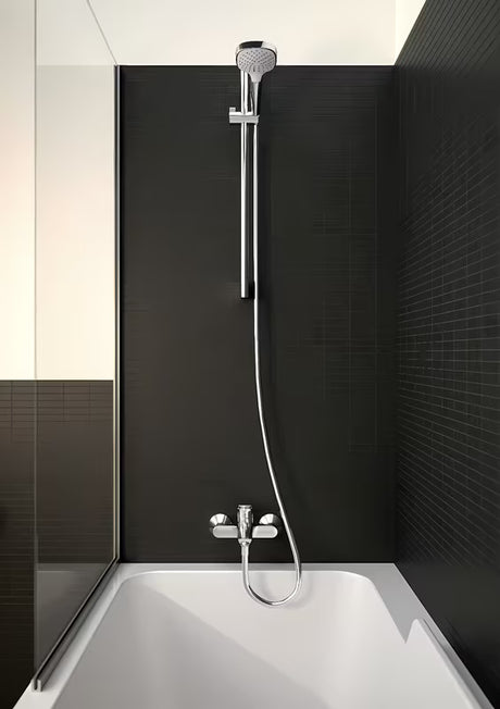 Chromová nástěnná vanová baterie hansgrohe Logis s pákovým ovládáním a přepínačem vana sprcha