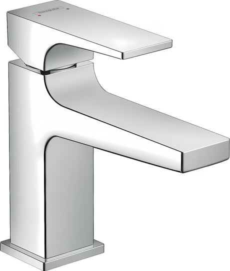 Chromová páková umyvadlová baterie Hansgrohe Metropol s odtokem push-open a hranatým designem.