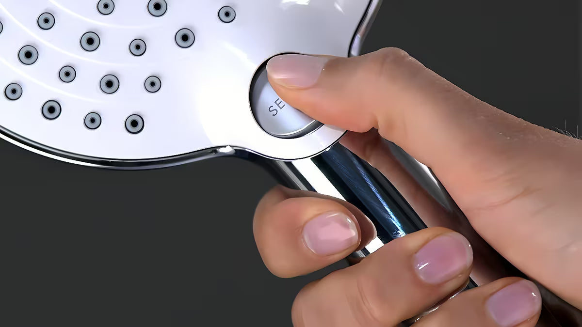 Chromový vanový sprchový set Hansgrohe Raindance Select S s ruční sprchou 125 mm, držákem a hadicí 1,60 m.