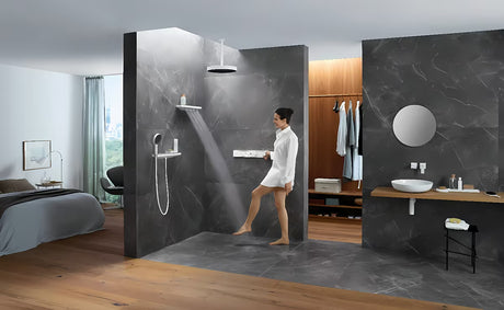 Ruční sprcha Hansgrohe Rainfinity 130 3jet v matně bílé s antracitovým sprchovým diskem