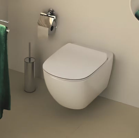 Bílé závěsné WC Ideal Standard Tesi s technologií AquaBlade a sedátkem se SoftClose