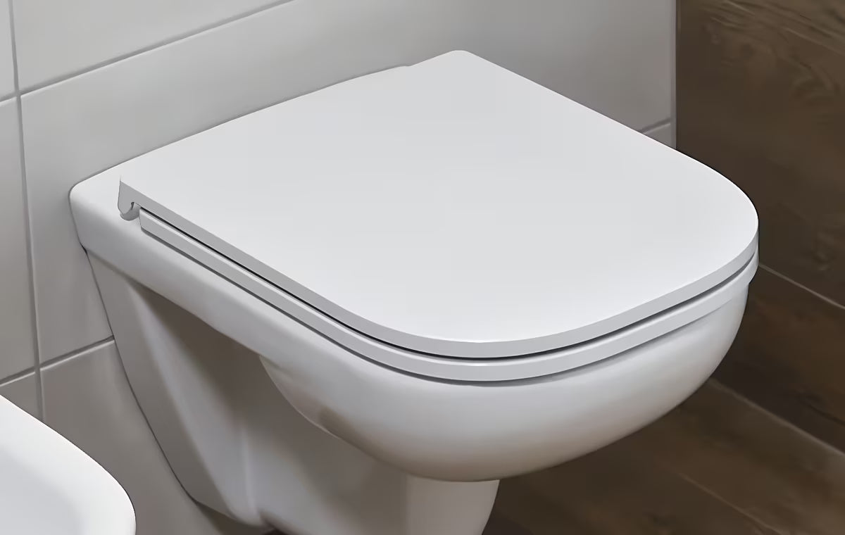 Bílé WC sedátko Jika Pure z duroplastu se SoftClose, antibakteriální úpravou a SLIM designem