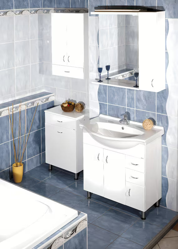 Bílá závěsná koupelnová skříňka Keramia Pro 20x17,2x80 cm vhodná vedle krátkého zrcadla