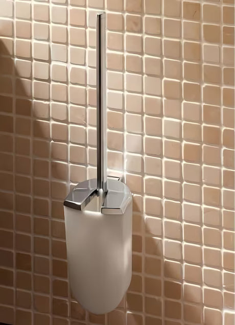 Nástěnná WC štětka Keuco Elegance v chromovém provedení s nadčasovým designem