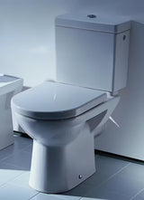 Bílé WC sedátko Laufen Pro z duroplastu s moderním designem