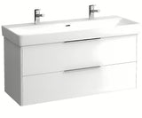 Bílé závěsné dvojité umyvadlo Laufen Pro S 120x46 cm ze sanitární keramiky se dvěma otvory pro baterii.
