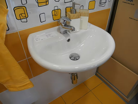 Bílé závěsné keramické umyvadlo Multi 50 x 39,5 cm s otvorem pro baterii uprostřed