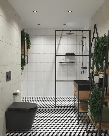 Stojící regál Naturel Blackframe s černým kovovým rámem a MDF deskou v dekoru javoru.