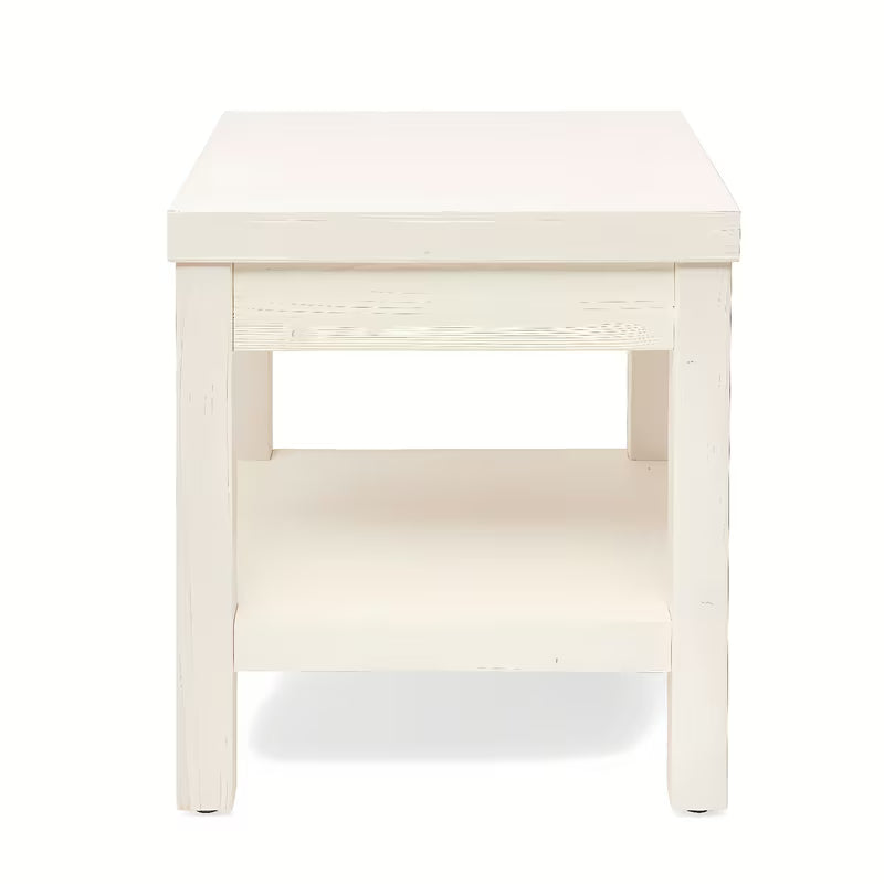 Bílá stolička Naturel Country z masivního smrkového dřeva s drásaným reliéfním povrchem.