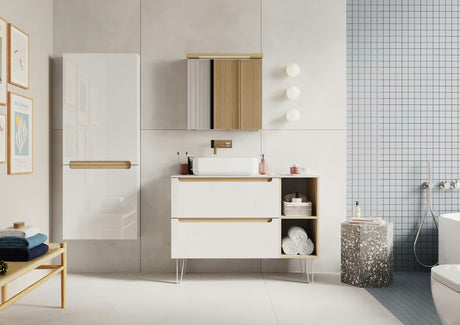 Bílá zrcadlová skříňka Naturel Stilla 60x60 cm s horním LED osvětlením a dvířky
