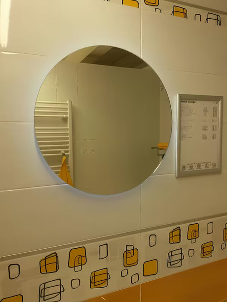 Kulaté LED zrcadlo Naturel 60x60 cm do koupelny s krytím IP44 a chladně bílým světlem 6000 K
