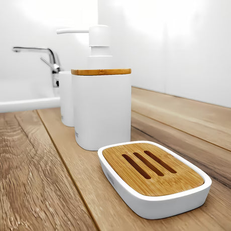 Bílý volně stojící držák zubních kartáčků Nimco Badu z polyresinu (tvrdý plast).