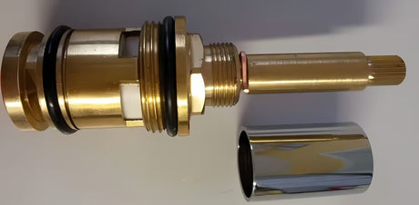 Přepínač Optima pro baterie DU215, LA215 a CU215 pro přepínání mezi výtokem a sprchou.