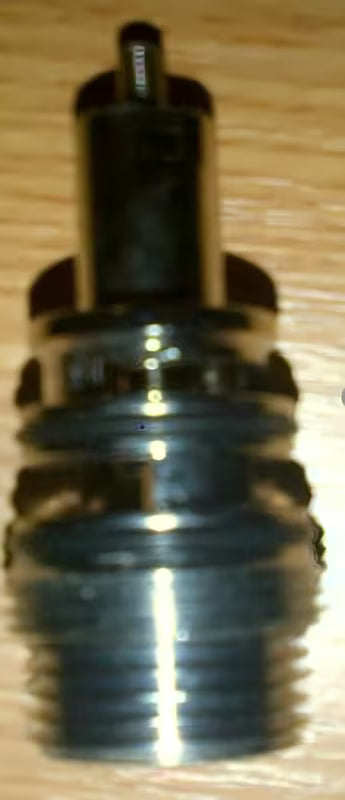 Přepínač Optima k sprchové baterii pro přesměrování toku vody mezi výstupy.