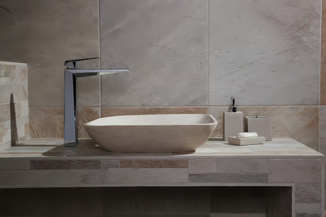 Volně stojící WC štětka Optima Supera z polyresinu v barvě light-limestone