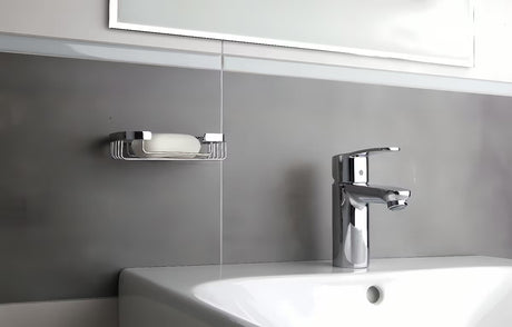 Nástěnná drátěná mýdlenka Optima Wire program v chromovém provedení z pochromované mosazi.