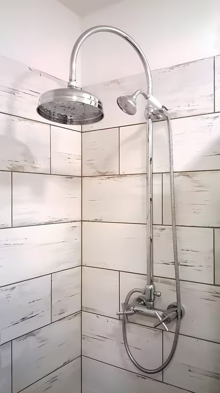 Chromový sprchový systém Paffoni Ricordi v retro designu s hlavovou sprchou 21,5 cm a ruční sprchou