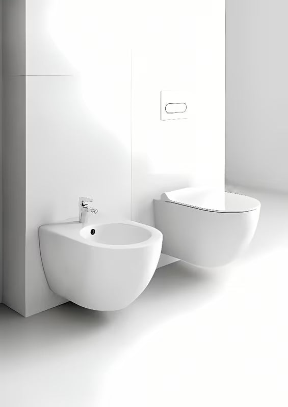 Bílý závěsný bidet Ravak Chrome z keramického materiálu se skrytou montáží EasyFix