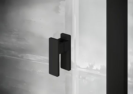 Ravak Nexty sprchové dveře 120 cm v černém provedení s čirým sklem a pivotovým otevíráním.
