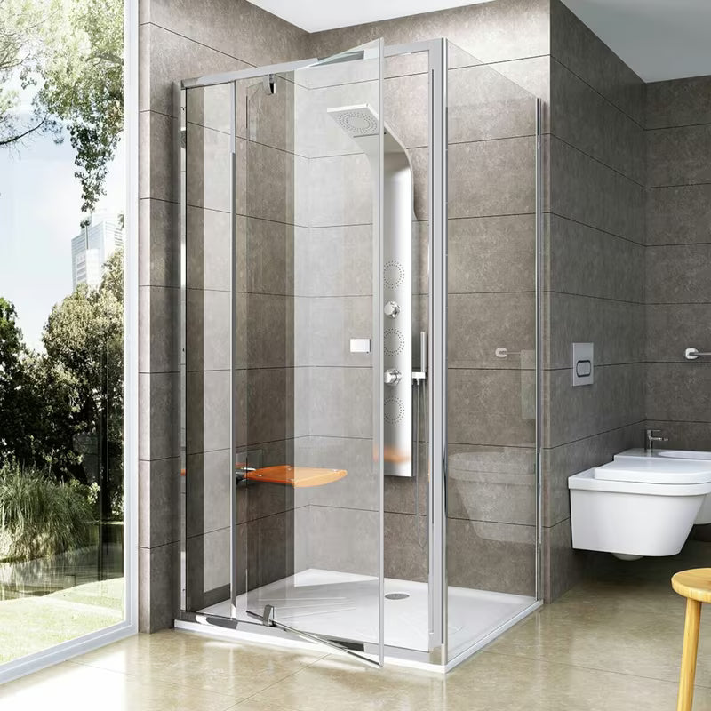 Sprchové dveře Ravak Pivot 120 cm v lesklém chromu s čirým sklem a pivotovým otevíráním