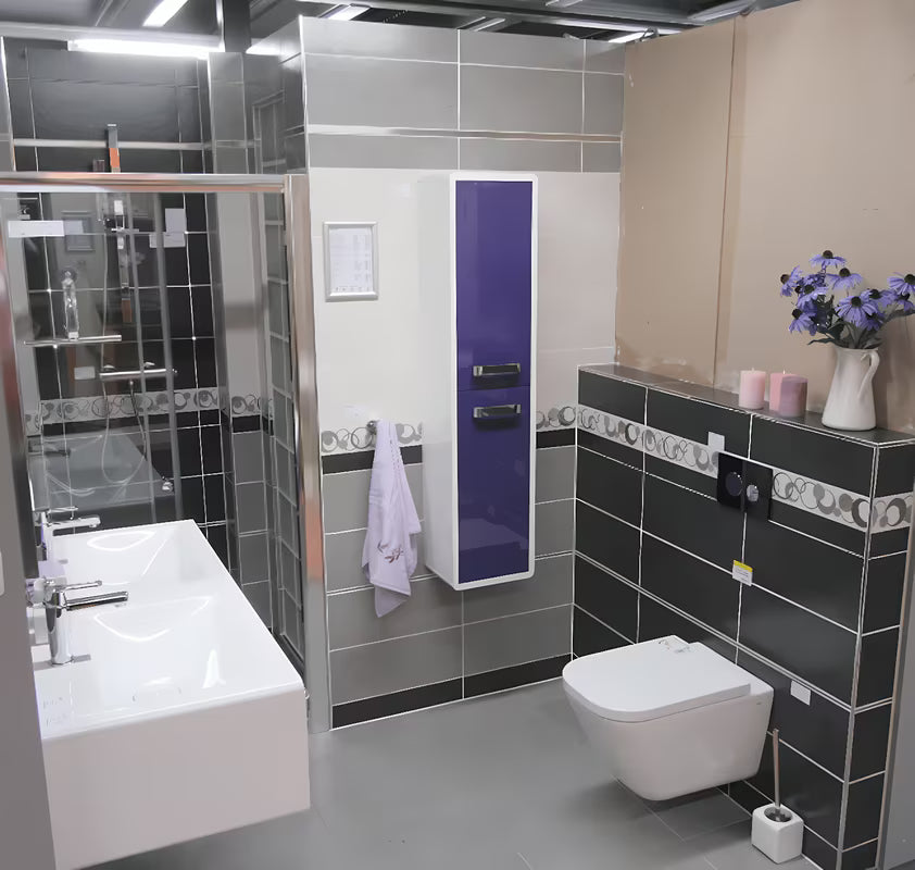 Bílé závěsné WC Roca The Gap s Rimless provedením bez splachovacího okruhu a hranatým designem