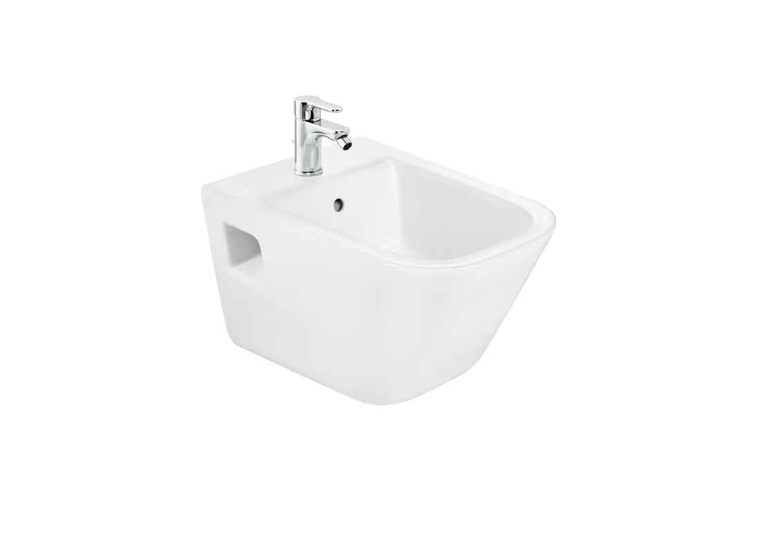 Závěsný bidet Roca The Gap v bílé barvě s vnitřním přívodem vody, bez baterie.
