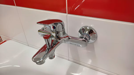 Páková nástěnná vanová baterie S-Line S-line Pro v chromovém provedení se zaobleným designem