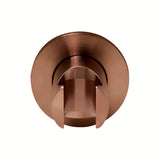 Pevný držák sprchy SAT Aurum v povrchové úpravě rose gold brushed s kulatým tvarem pro montáž na stěnu.