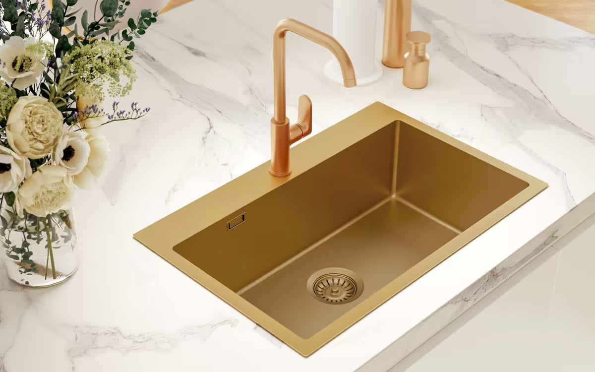 Kuchyňský nerezový dřez SAT Aurum v gold provedení pro montáž na pracovní desku