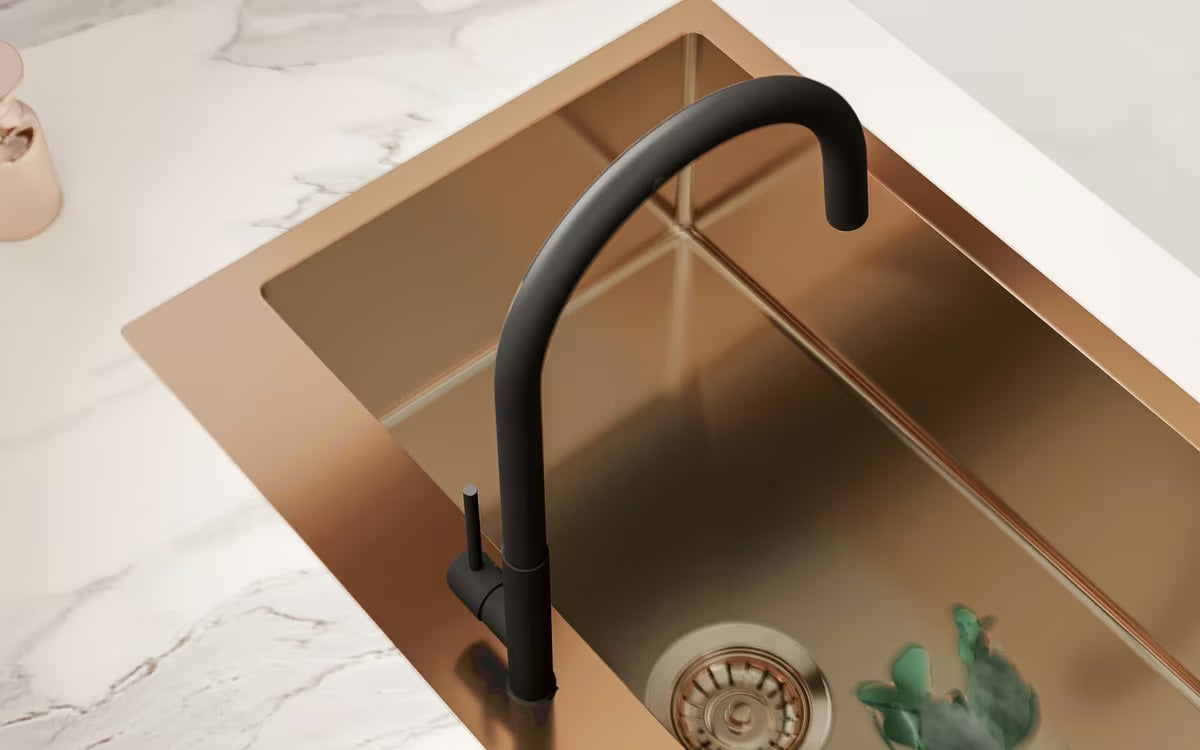 Kuchyňský jednodřez SAT Aurum rose gold z kartáčované nerezové oceli pro montáž na pracovní desku