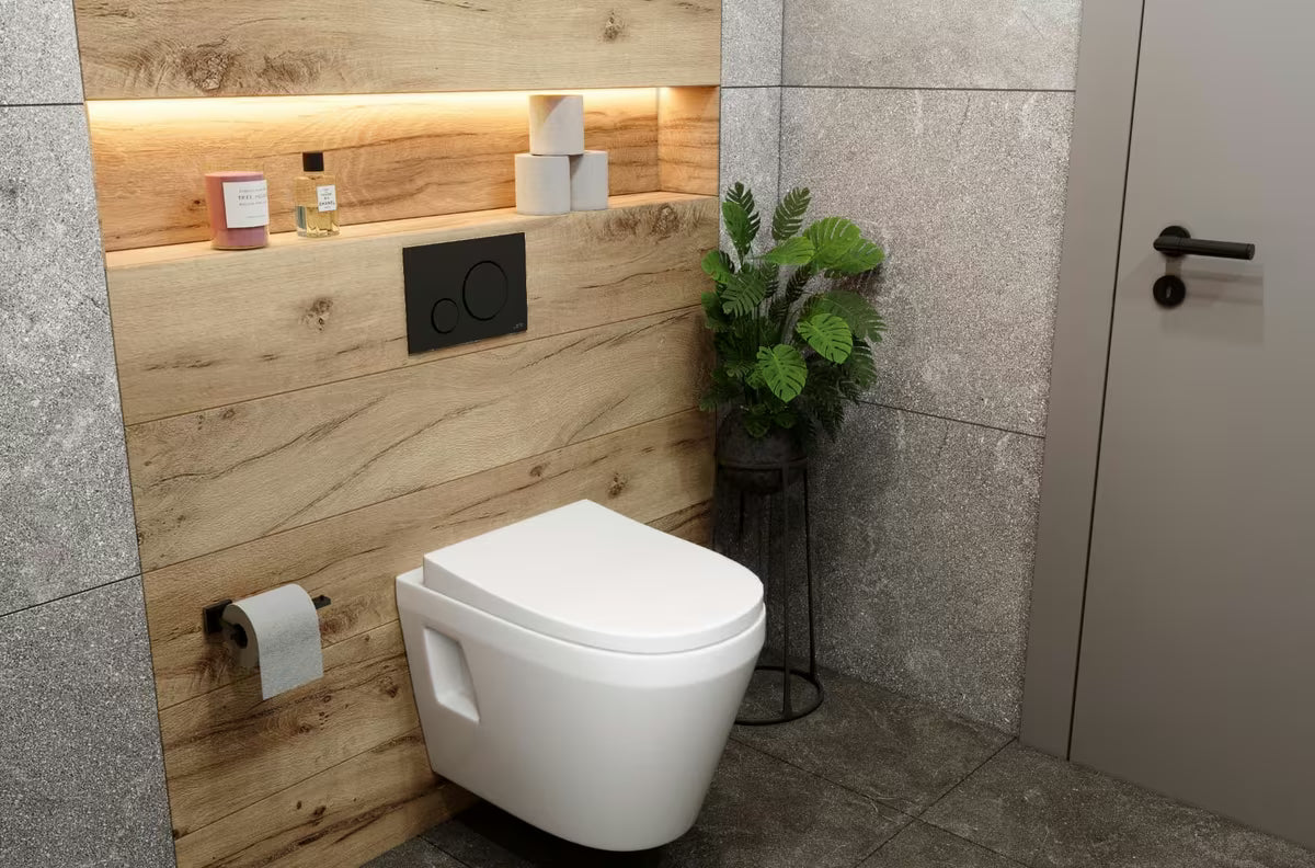 Černý matný držák toaletního papíru SAT B-Way S s hranatým designem pro nástěnnou montáž.