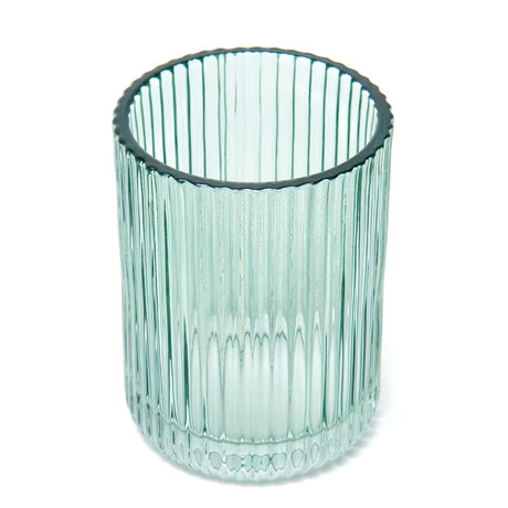 Zelená skleněná sklenička SAT Boho ve volně stojícím provedení pro koupelnu.