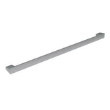 Chromová úchytka SAT Cube s minimalistickým designem pro koupelnový nábytek
