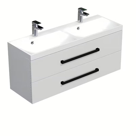 Závěsná koupelnová skříňka SAT Cube Way s dvojumyvadlem 120x40 cm v bílém lesku s černými úchytkami.