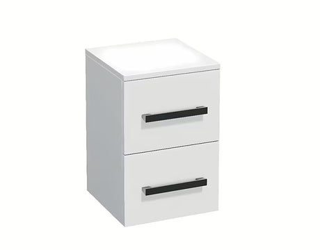 Nízká koupelnová skříňka SAT Cube Way v bílém lesku se dvěma zásuvkami a chromovými úchytkami.