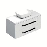 Závěsná koupelnová skříňka SAT Cube Way s krycí deskou v bílém lesku a černými úchytkami