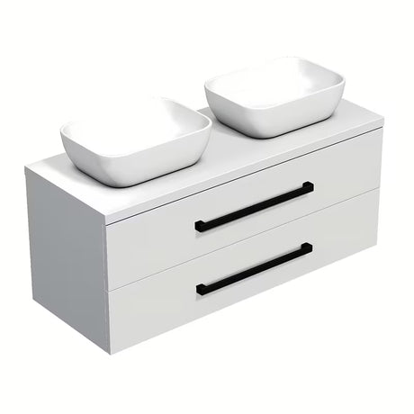 Závěsná koupelnová skříňka SAT Cube Way s krycí deskou v bílém lesku a černými úchytkami