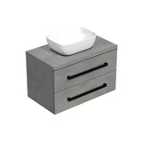 Závěsná koupelnová skříňka SAT Cube Way s krycí deskou v imitaci betonu a černými úchytkami
