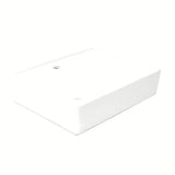 Bílé keramické závěsné umyvadlo SAT Cube Way 60x46 cm s asymetrickým designem a odkládací plochou vpravo.