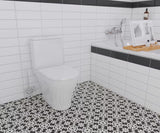 Nástěnná WC štětka SAT Cube Way v chromovém provedení s oblým designem pro moderní koupelnu.